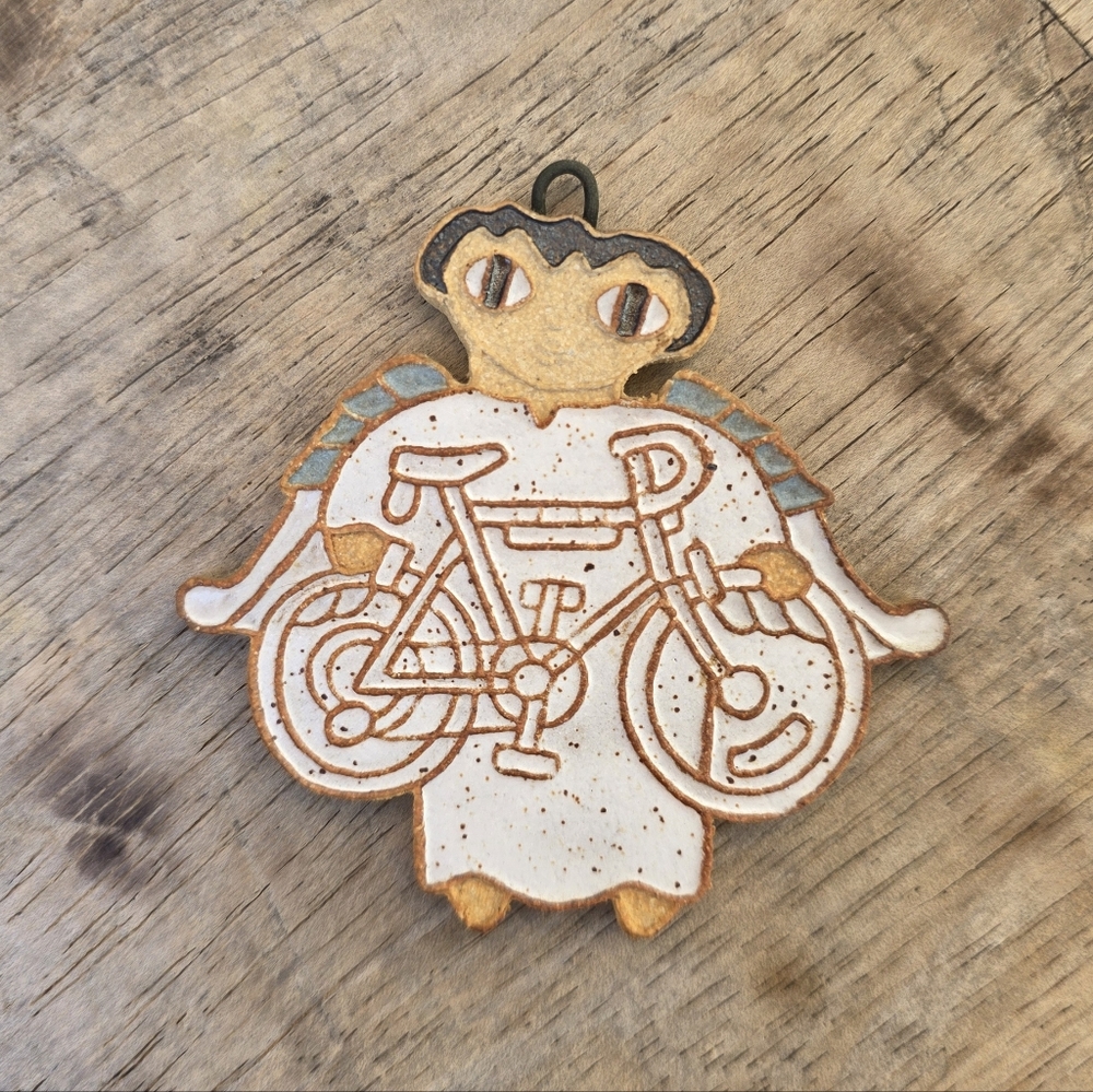 St Andrews Abbey 3" Ceramic ANGEL Bicycle